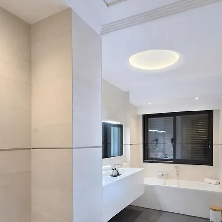 Duplex T4 De Standing Les Pieds Dans L'eau - Vue Mer&jacuzzi * Propriano (Corsica)