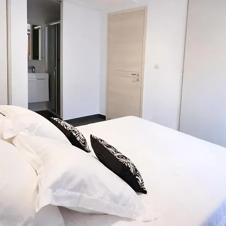Duplex T4 De Standing Les Pieds Dans L'eau - Vue Mer&jacuzzi * Propriano (Corsica)